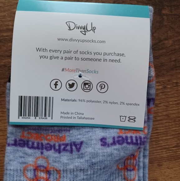 Divvy up Alzheimer's Project socks - Picture 2 of 2